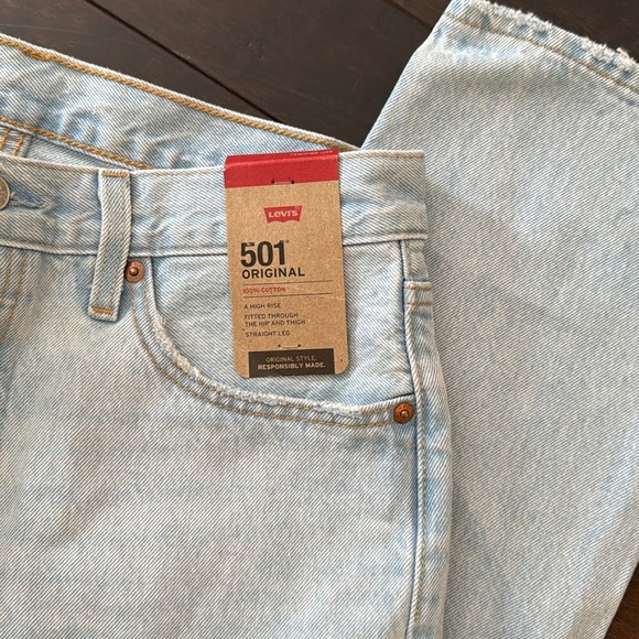Levi’s 501 original lightwash high rise straight leg NWT 29 by 30 - Picture 2 of 11